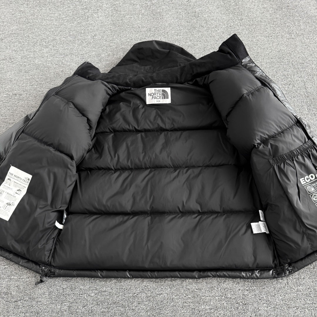 Chamarra The North Face Nuptse con Capucha Negra — interior
