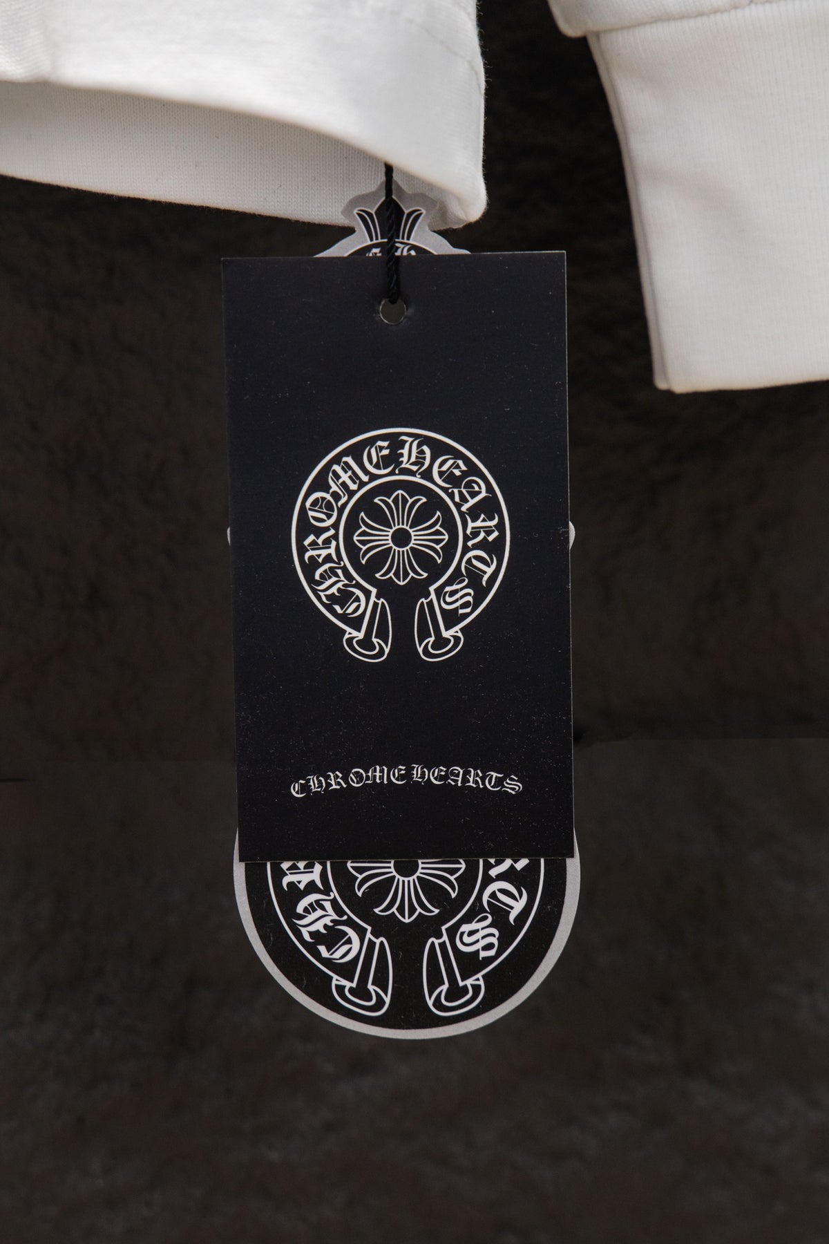Playera Chrome Hearts Herradura de Pedrería Manga Larga Blanca — etiqueta colgante