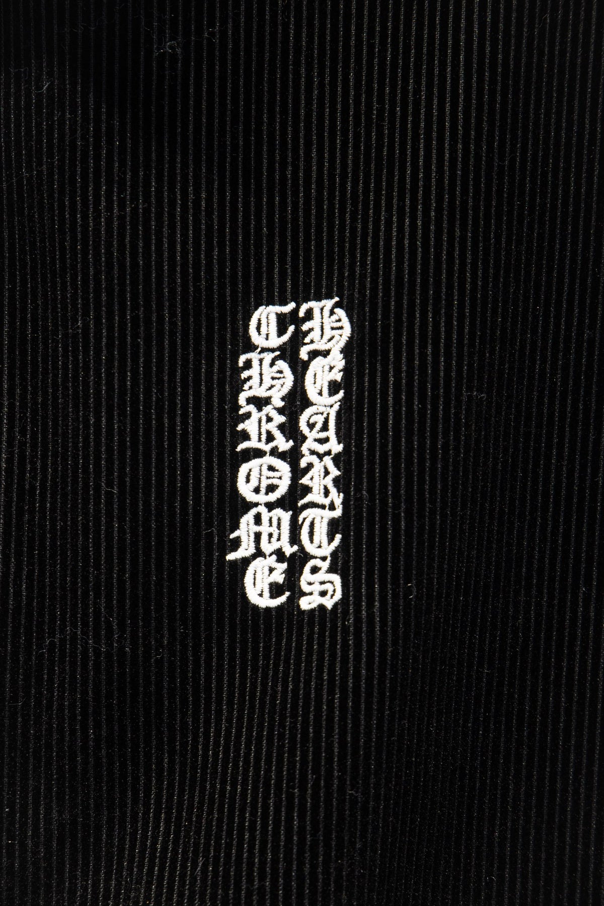 Chamarra Chrome Hearts de Pana Hollywood Negra — bordado del frente