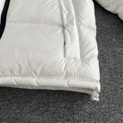 Chamarra The North Face Nuptse Blanca — bolsa lateral