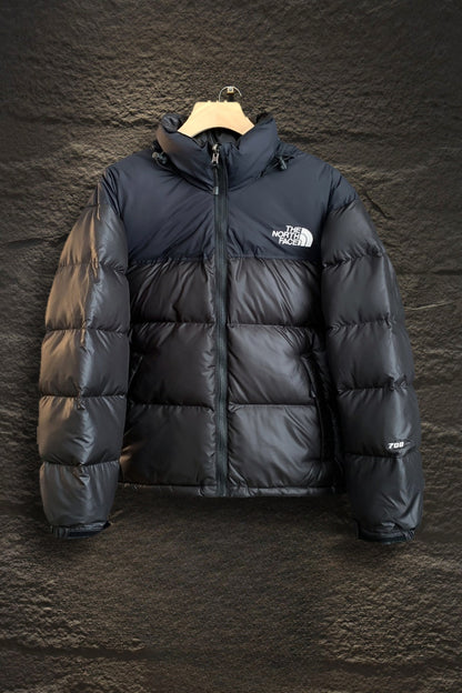 Chamarra The North Face Nuptse Negra — frente