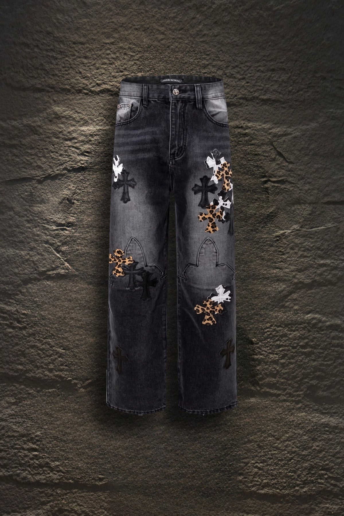 Jeans Chrome Hearts Cruces de Leopardo Negro Deslavado — frente