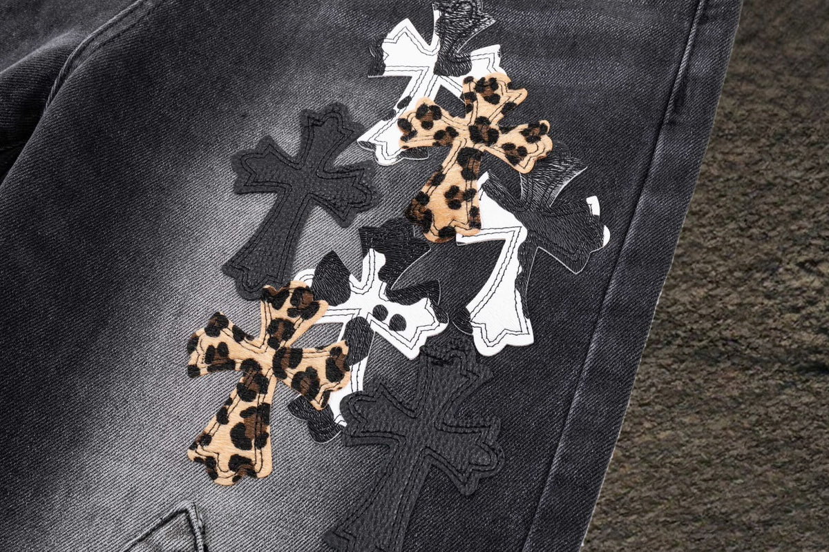 Jeans Chrome Hearts Cruces de Leopardo Negro Deslavado — cruces de leopardo y vaca