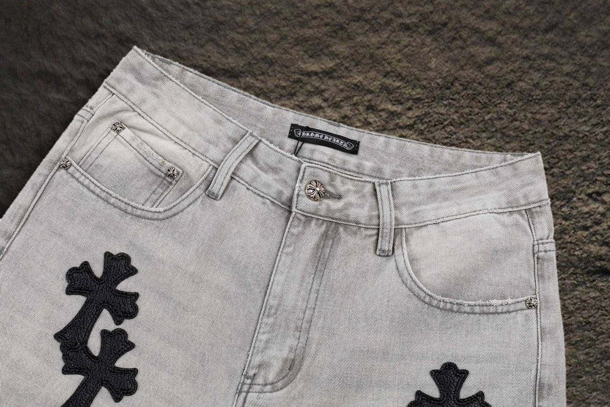 Jeans Chrome Hearts Cruces de Piel Negras Gris Claro — pretina y bolsillos delanteros