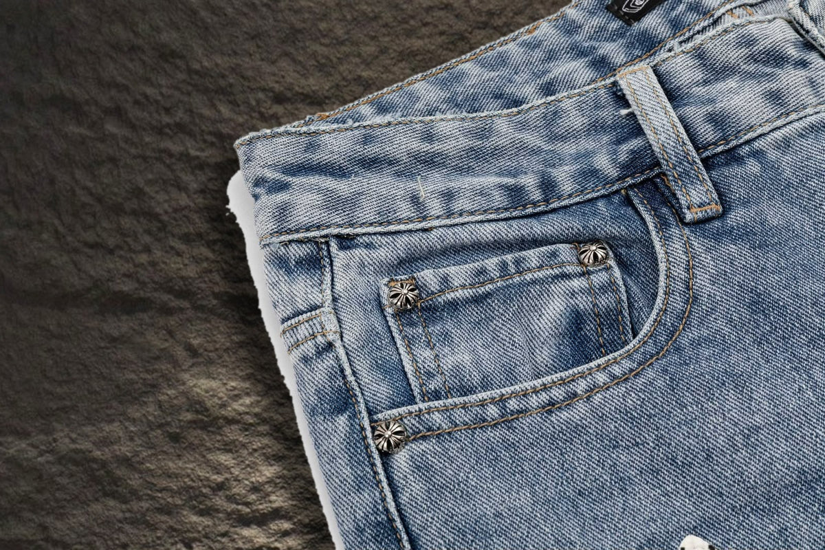 Jeans Chrome Hearts Cruces de Piel Tricolor Azul Claro — bolsillo de monedas