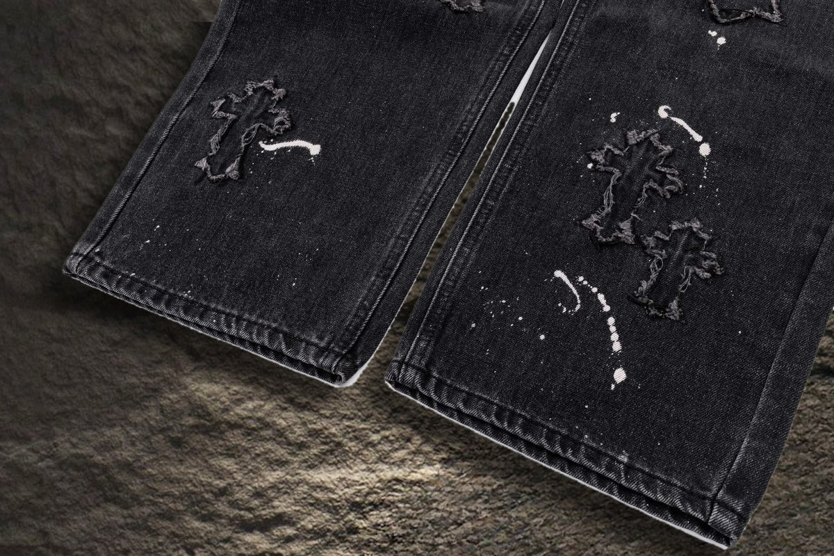 Jeans Chrome Hearts Cruces Deshilachadas y Pintura Negro Deslavado — bastillas