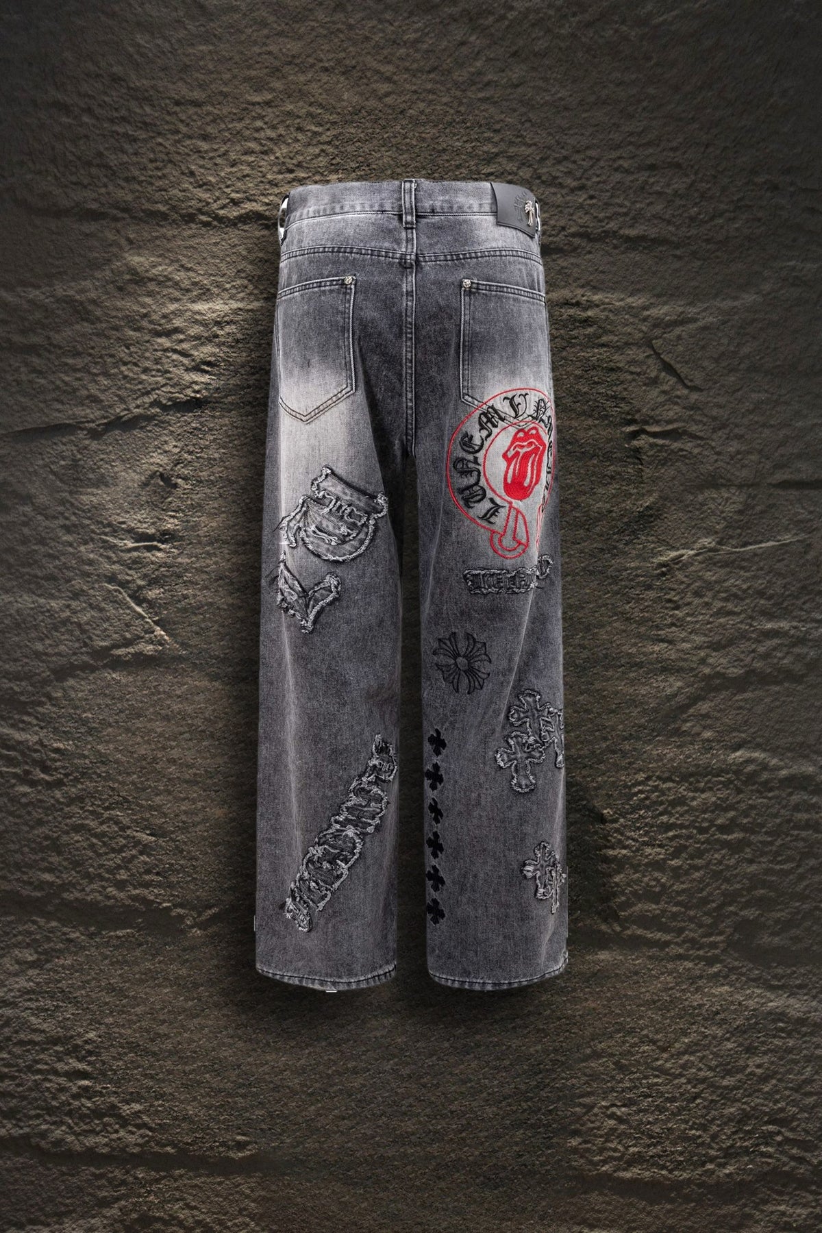 Jeans Chrome Hearts Rolling Stones y Parches Gris Deslavado — espalda
