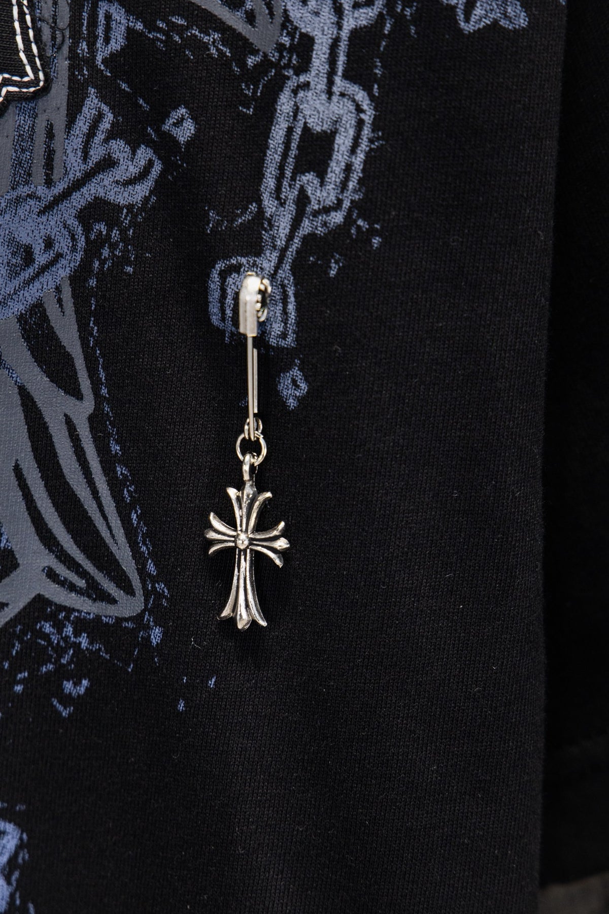 Playera Chrome Hearts Cadenas y Cruces Metálicas Negra — dije de cruz