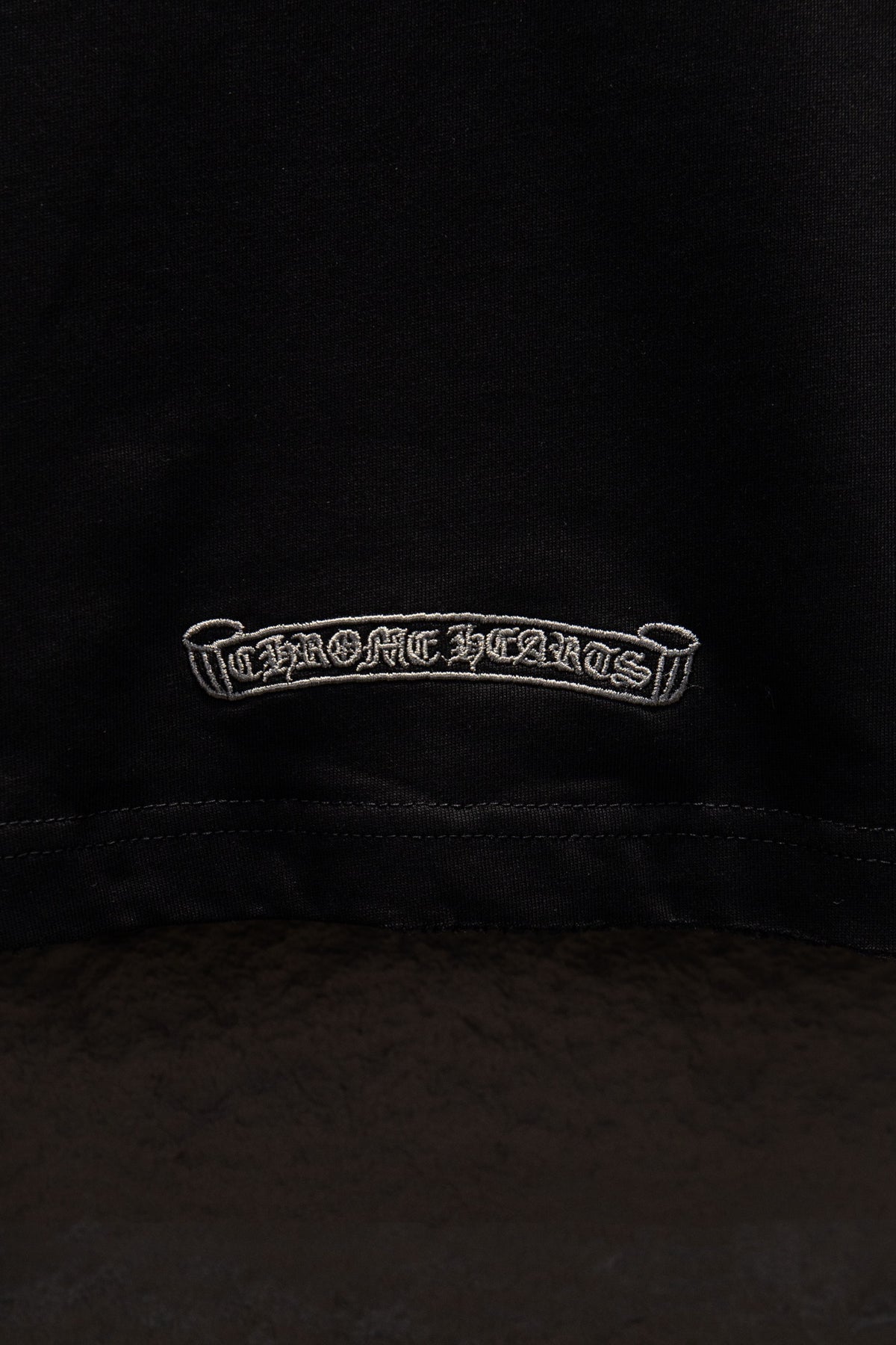 Playera Chrome Hearts CH 33 Parches Grises Negra — banda en el dobladillo