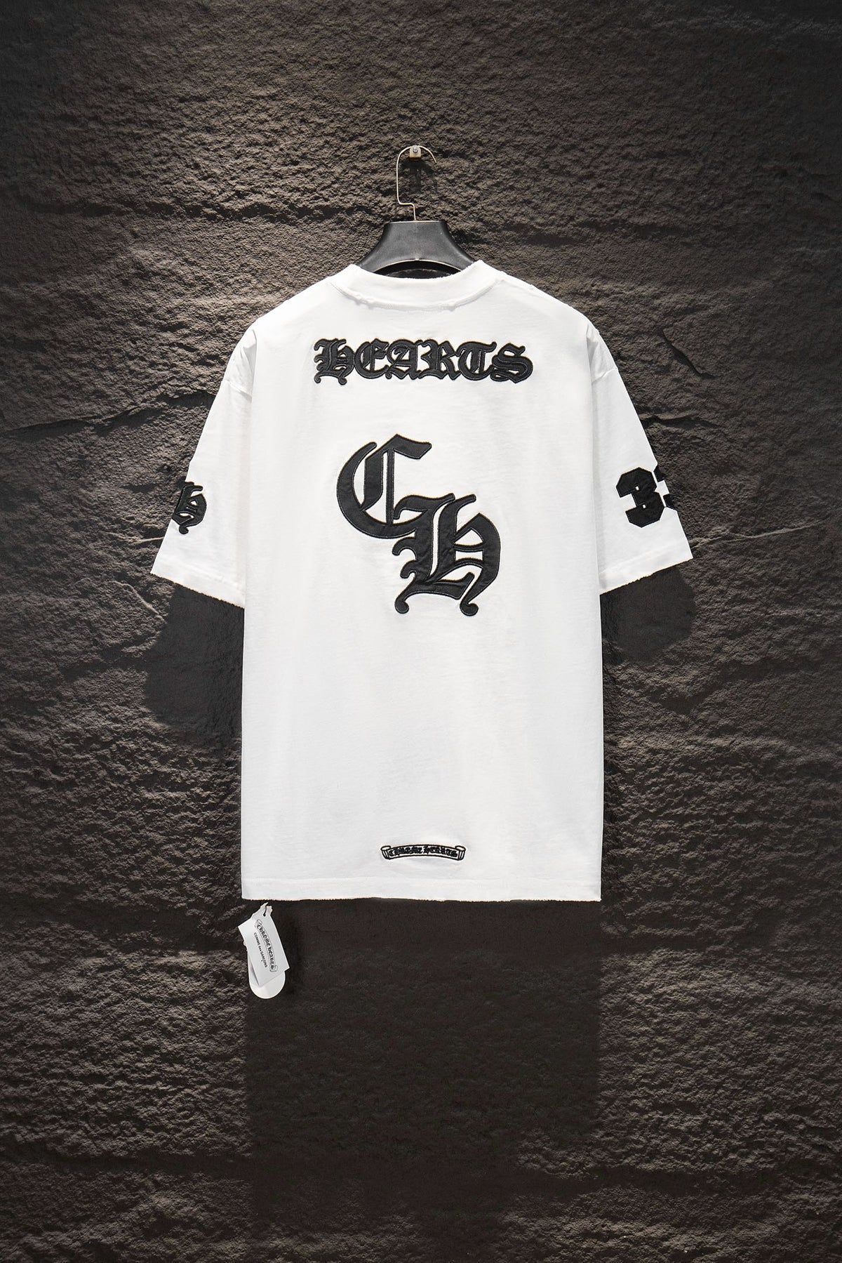 Playera Chrome Hearts CH 33 Parches Negros Blanca — espalda