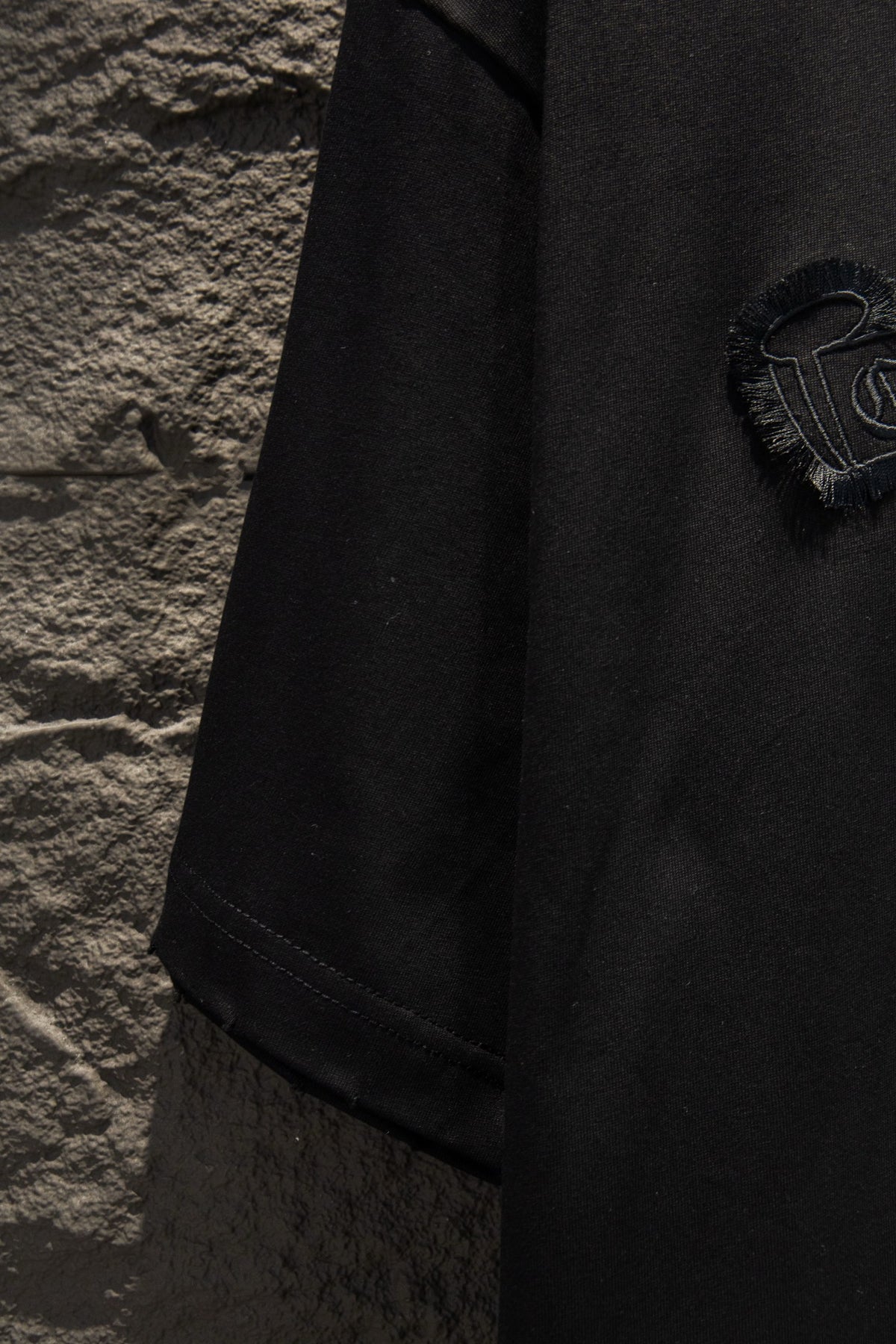 Playera Chrome Hearts Cruces Azul Cielo Bordadas Negra — manga