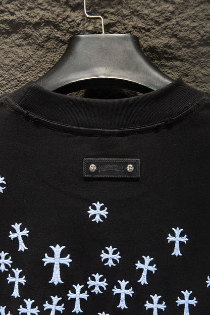 Playera Chrome Hearts Cruces Azul Cielo Bordadas Negra — parche en la espalda
