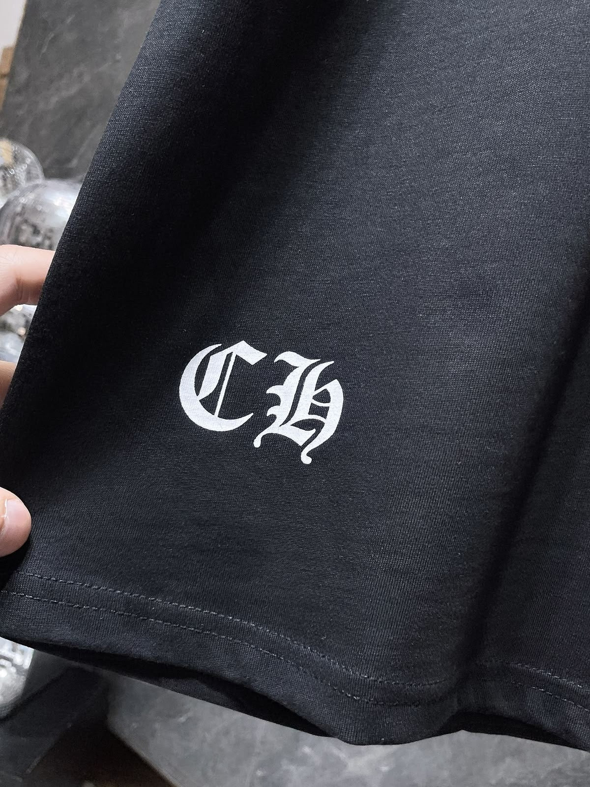Playera Chrome Hearts Cruces de Pedrería Rosa Negra — monograma CH