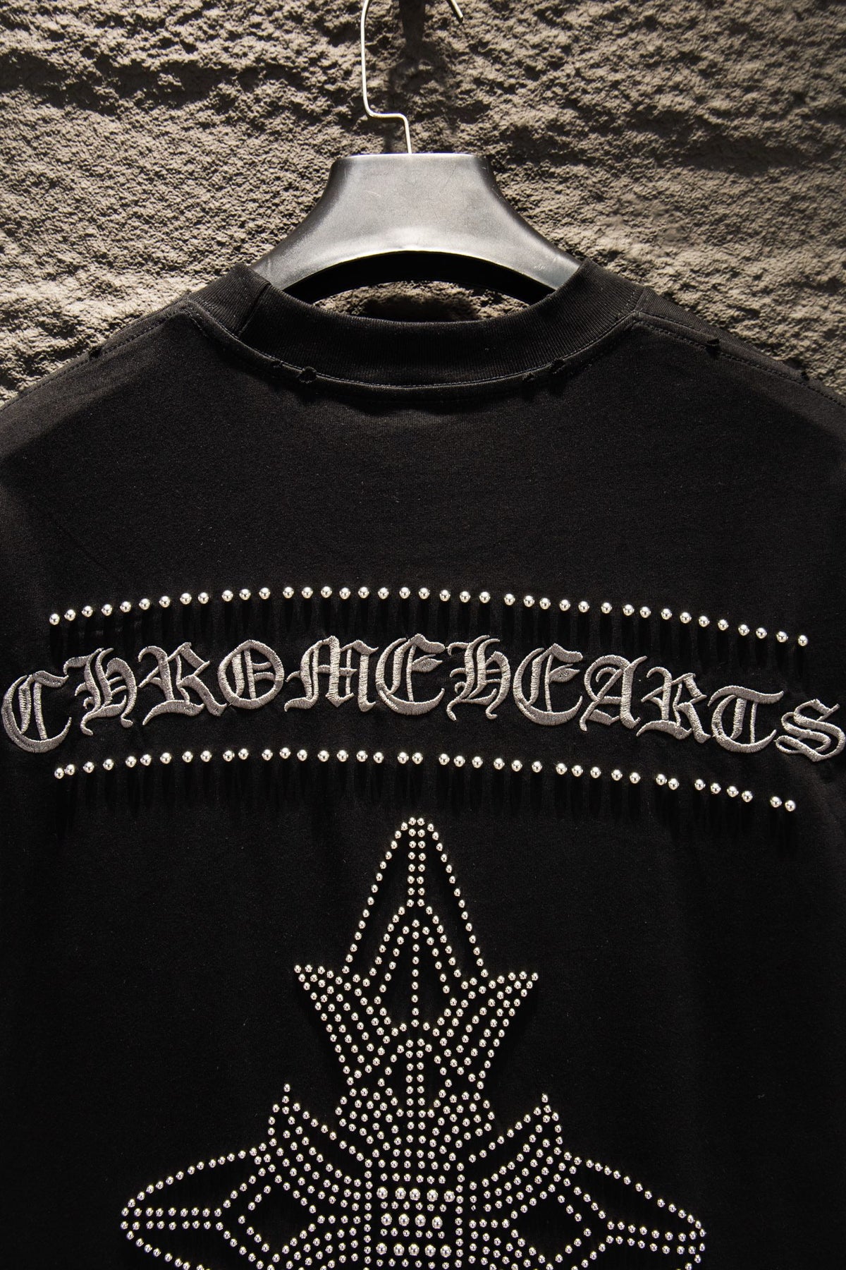 Playera Chrome Hearts Cruz de Estoperoles Negra — letras de la espalda