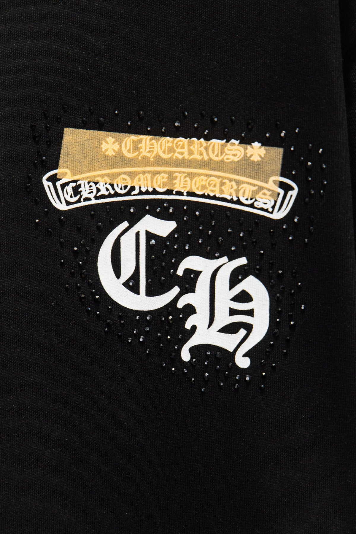 Playera Chrome Hearts Herradura Efecto Cinta Dorada Negra — detalle del frente