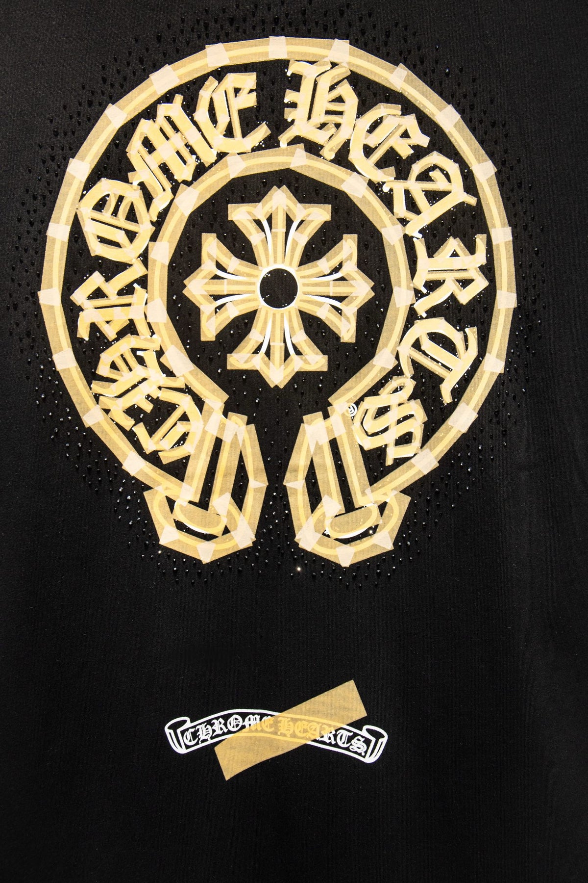 Playera Chrome Hearts Herradura Efecto Cinta Dorada Negra — detalle de la espalda