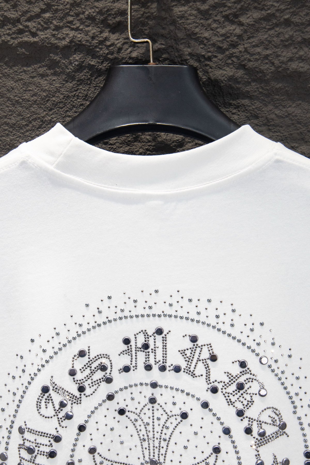 Playera Chrome Hearts Herradura de Pedrería Manga Larga Blanca — detalle de la espalda