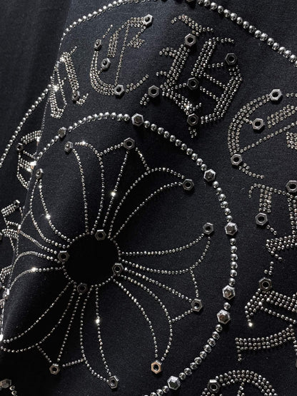 Playera Chrome Hearts Herradura de Pedrería y Tuercas Negra — detalle de la espalda