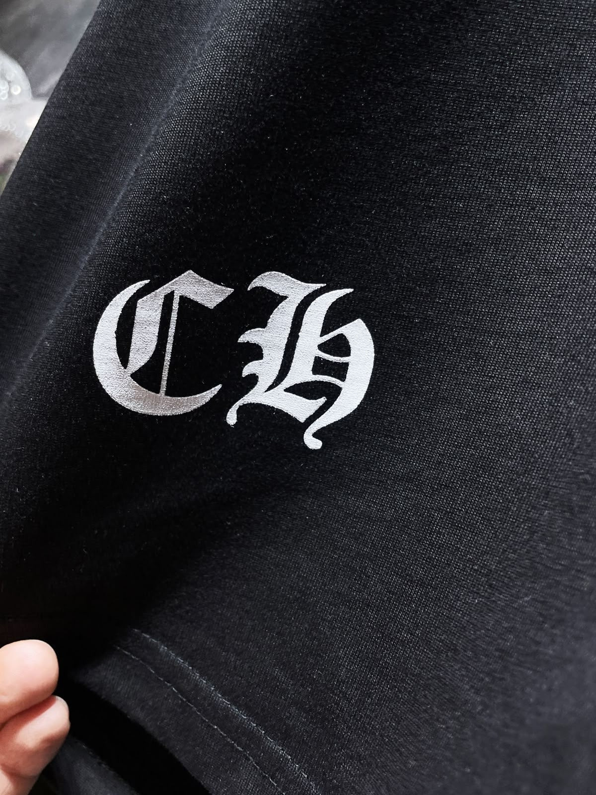 Playera Chrome Hearts Herradura de Pedrería y Tuercas Negra — monograma CH