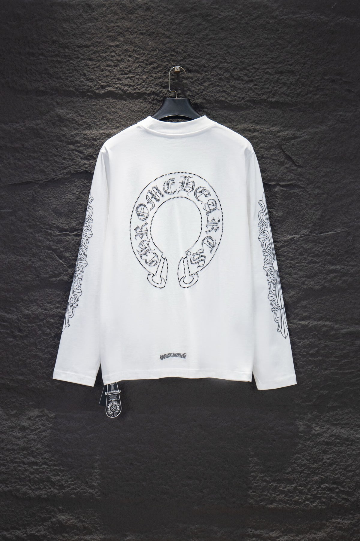 Playera Chrome Hearts Herradura y Dagas de Pedrería Manga Larga Blanca — espalda