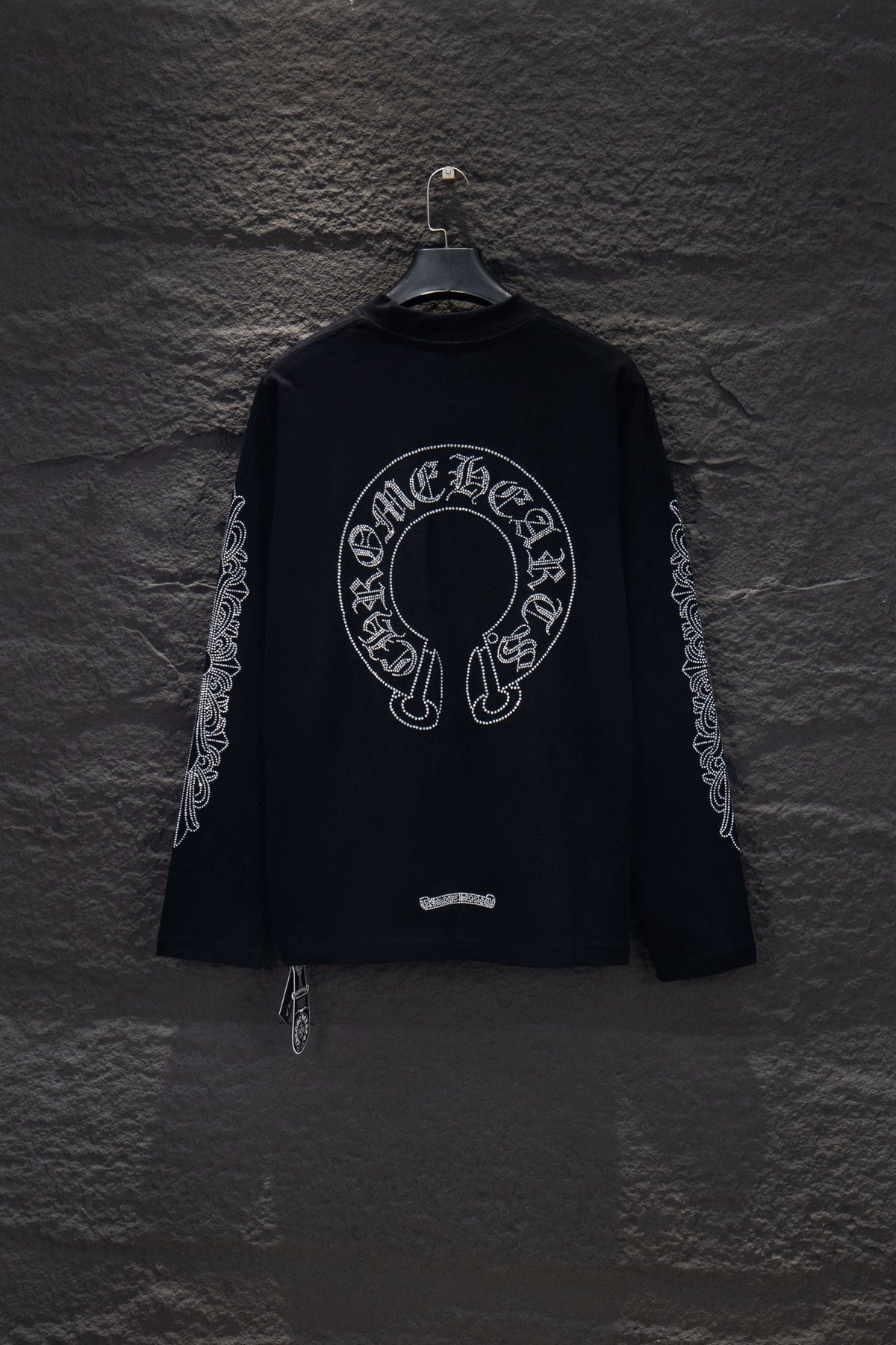 Playera Chrome Hearts Herradura y Dagas de Pedrería Manga Larga Negra — espalda