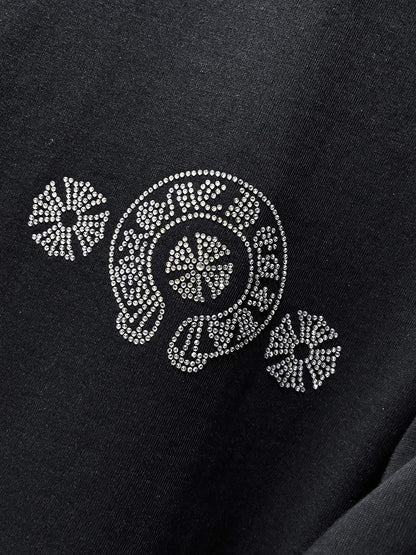 Playera Chrome Hearts Herraduras y Cruces de Cristal Negra — herradura de cristales al frente