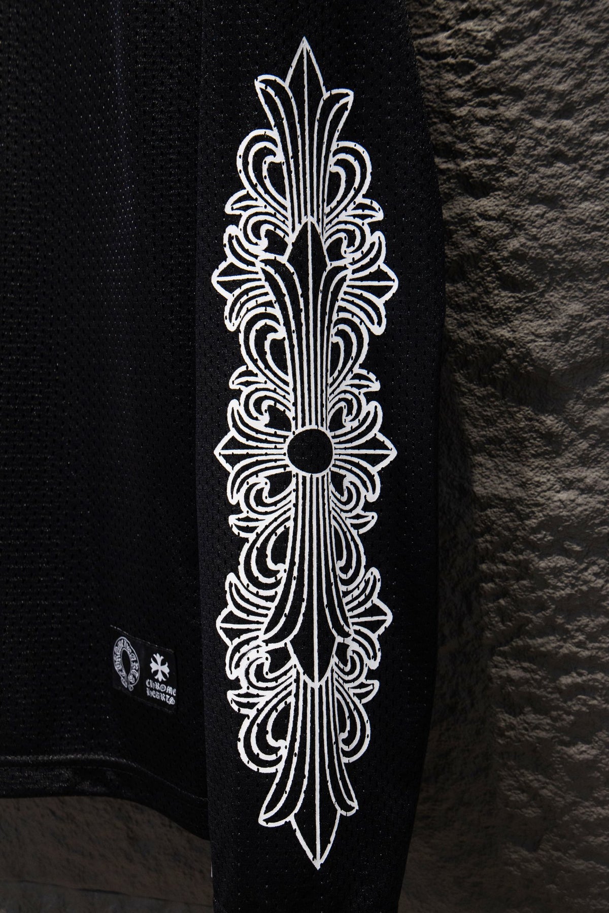 Playera Chrome Hearts Jersey de Malla Manga Larga Negra — manga estampada