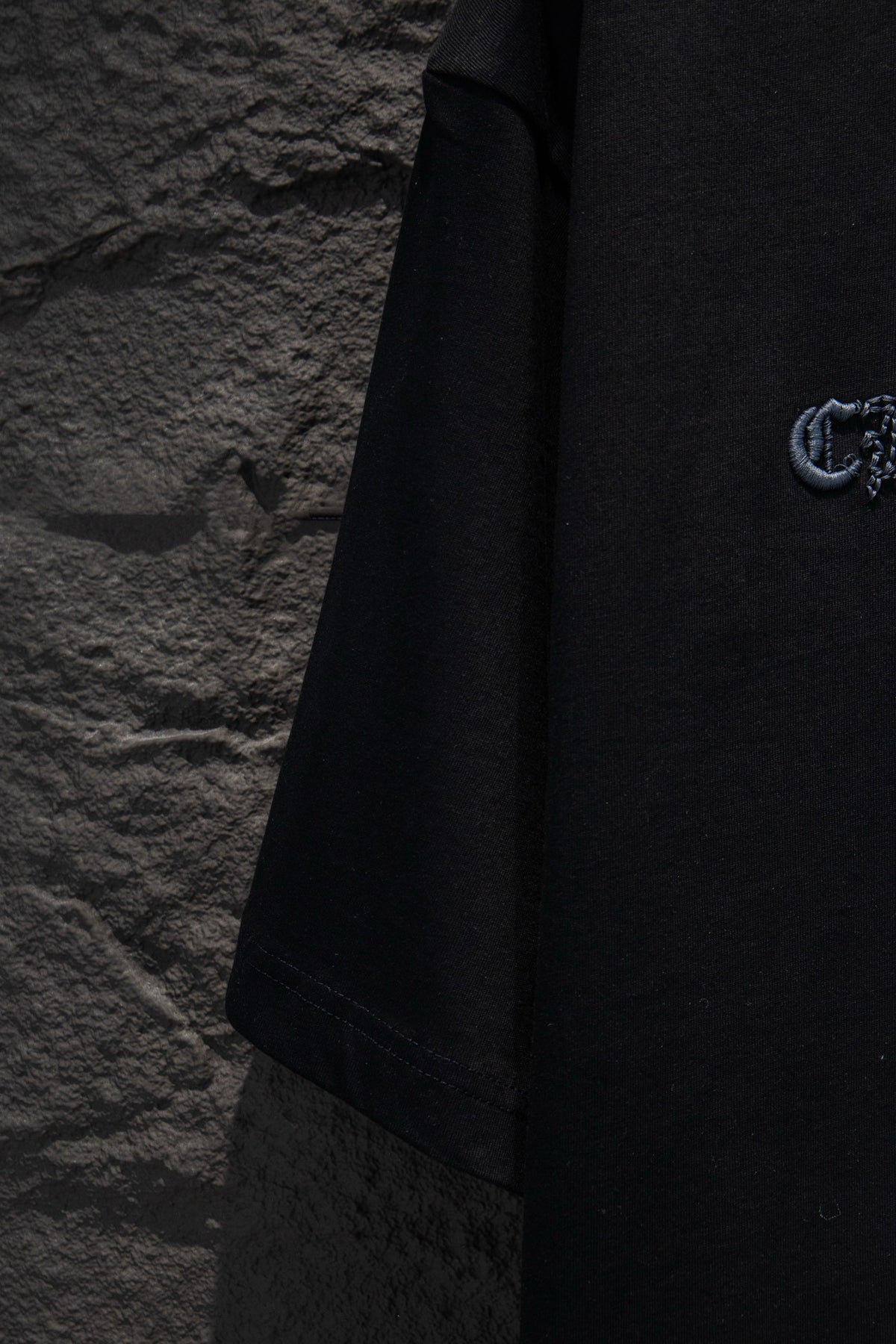 Playera Chrome Hearts Made in Hollywood Negra — manga