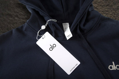 Sudadera Alo Yoga con Capucha Logo Metálico Azul Marino — etiqueta colgante