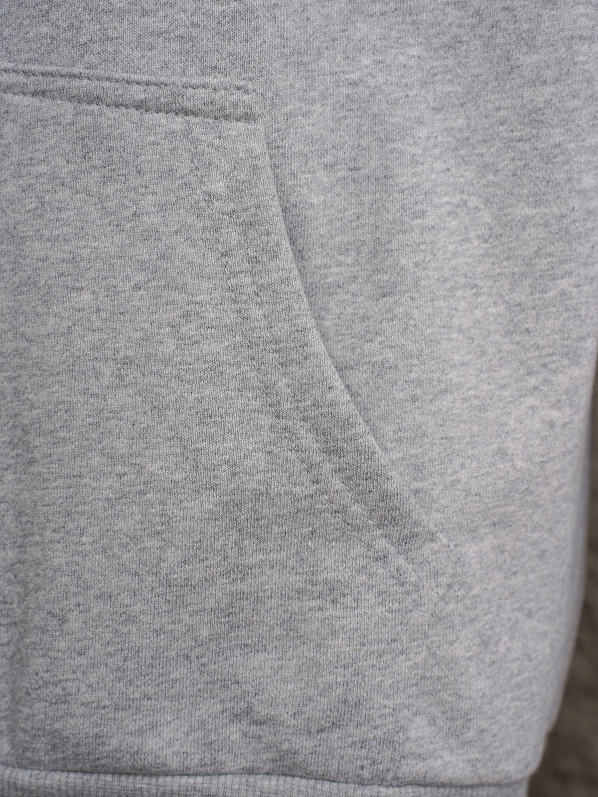 Sudadera Alo Yoga con Cierre Logo Plateado Gris — bolsa lateral