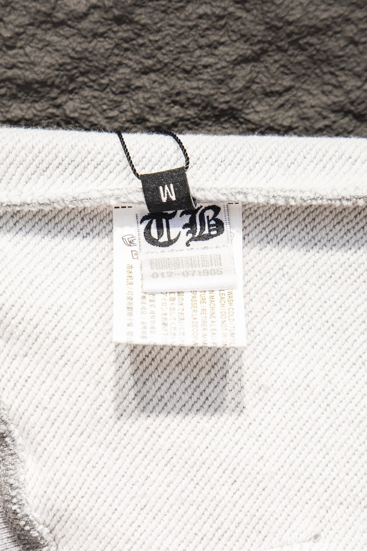 Sudadera Chrome Hearts Cruces y CH Gótica Gris — etiqueta colgante