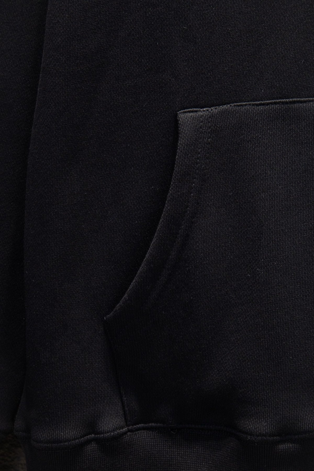 Sudadera Chrome Hearts Cruces y CH Tono sobre Tono Negra — bolsa canguro