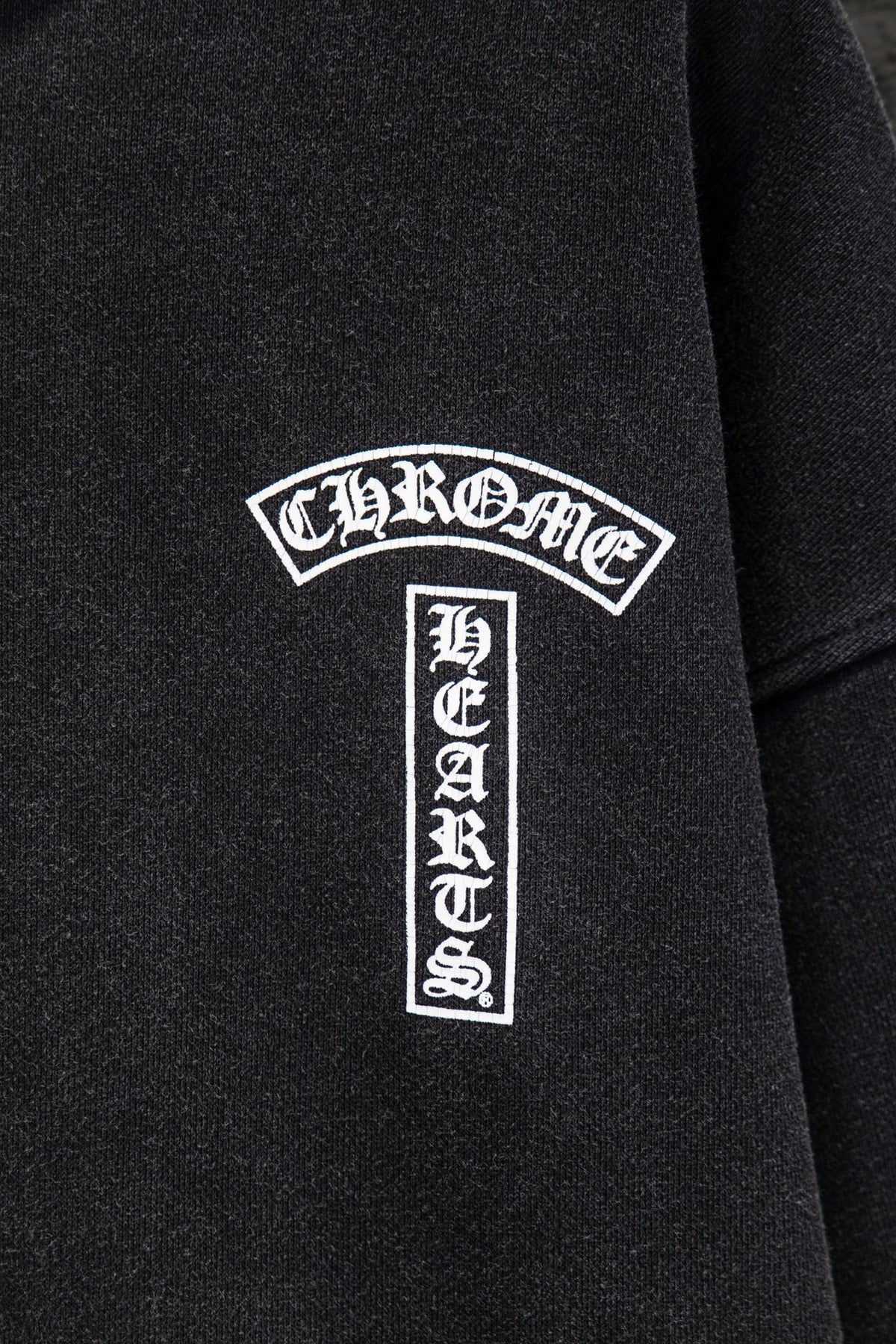 Sudadera Chrome Hearts Daga y Mangas Estampadas Negra Deslavada — daga al frente